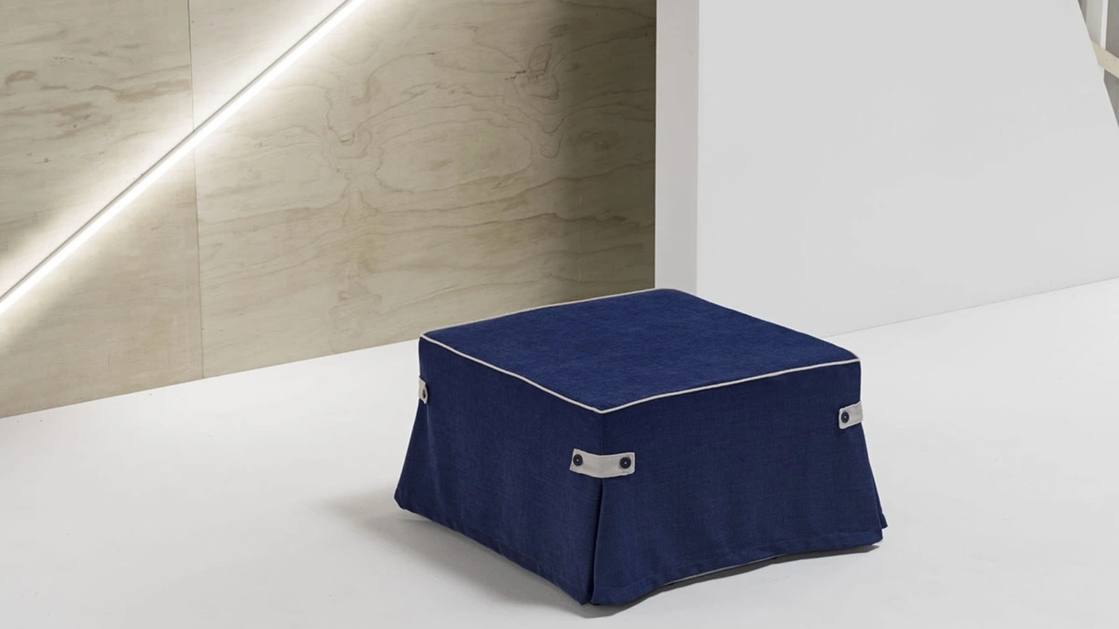 Pouf letto Chop in microfibra di Dienne Salotti