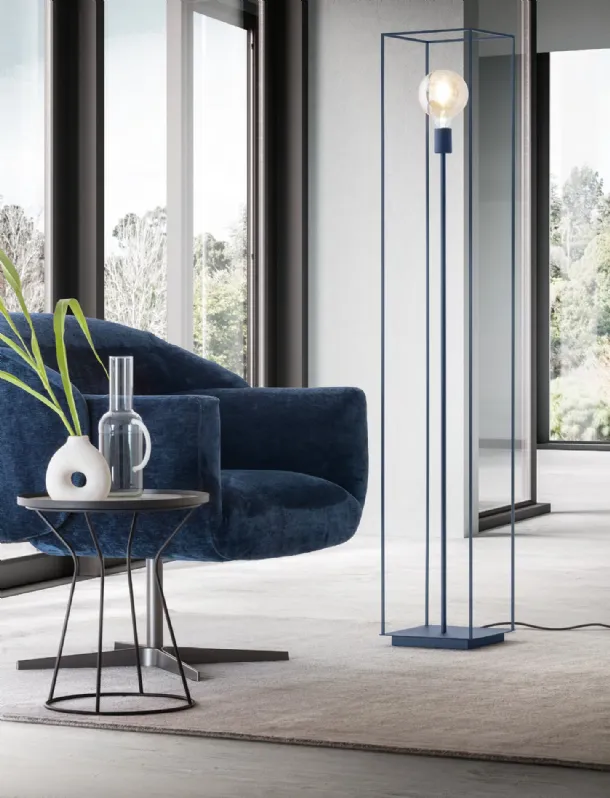 Lampada da terra Willowy in metallo laccato di Le Comfort