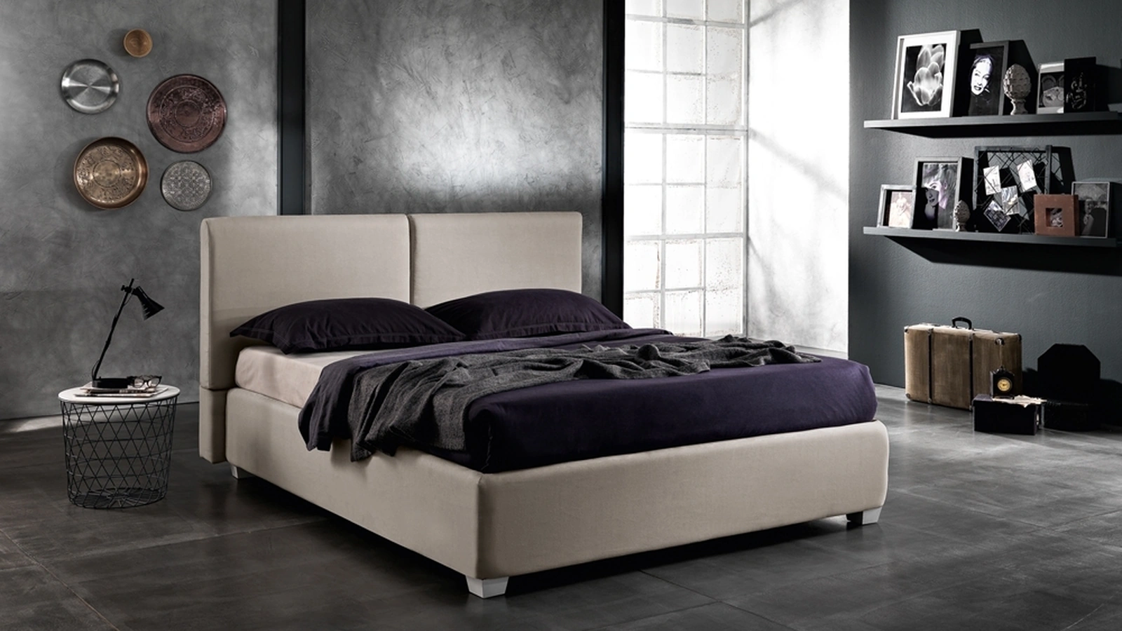Letto in tessuto imbottito con testiera a doppio pannello Double di Artigianaletti