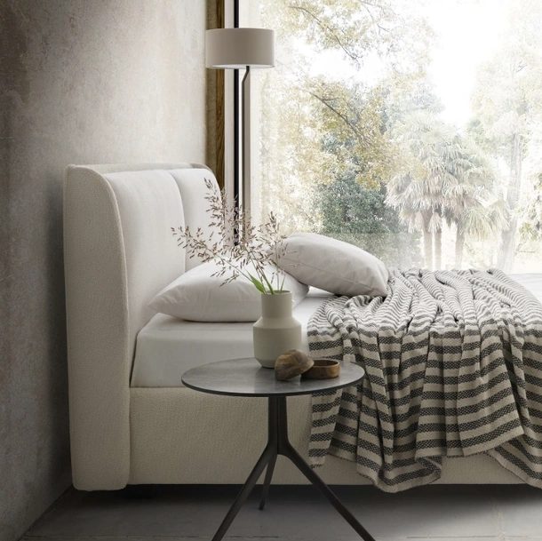Letto Windsor con box contenitore di Le Comfort