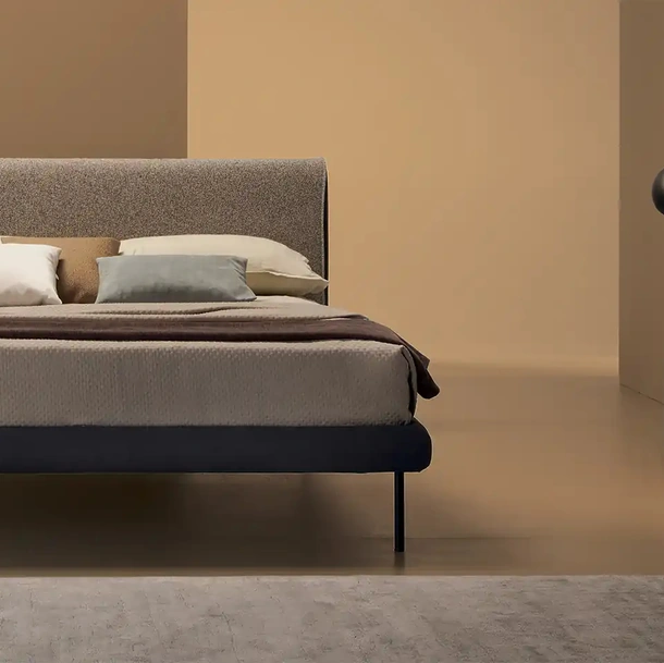 Letto moderno Miglio in tessuto con testiera di Mauri Soft Dream