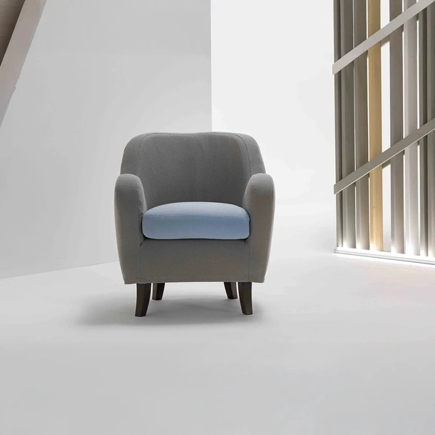 Poltroncina moderna in tessuto Byblos di Dienne Salotti