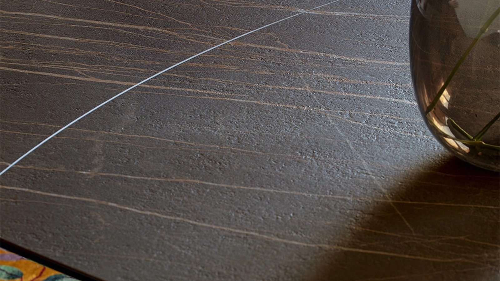 Tavolo Ellisse con top in ceramica di Connubia