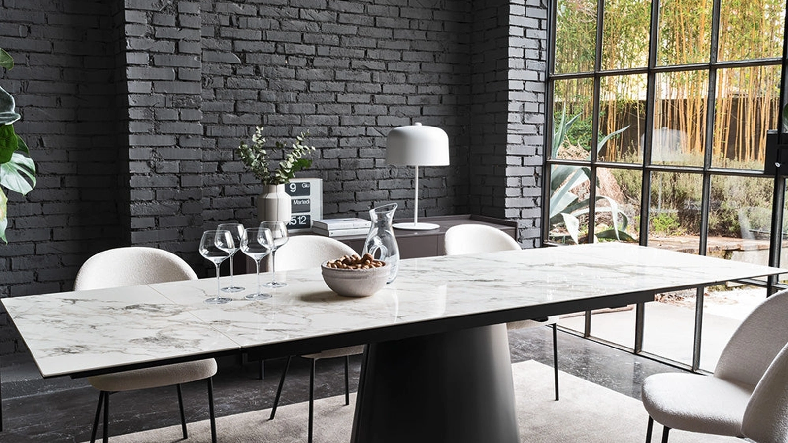 Tavolo Ellisse con top in ceramica di Connubia