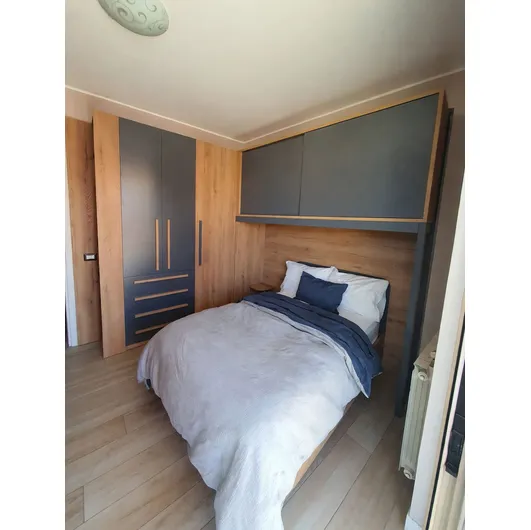 Camera da Letto con Armadio a Ponte