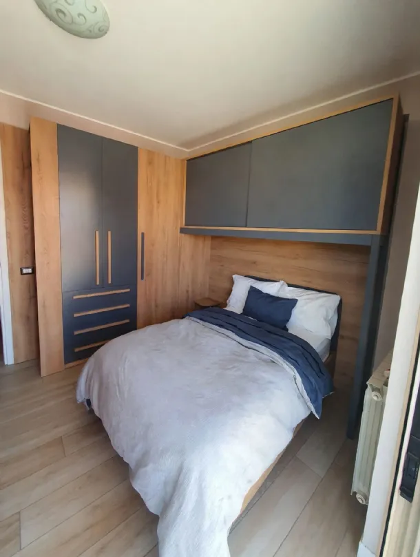 Camera da Letto con Armadio a Ponte